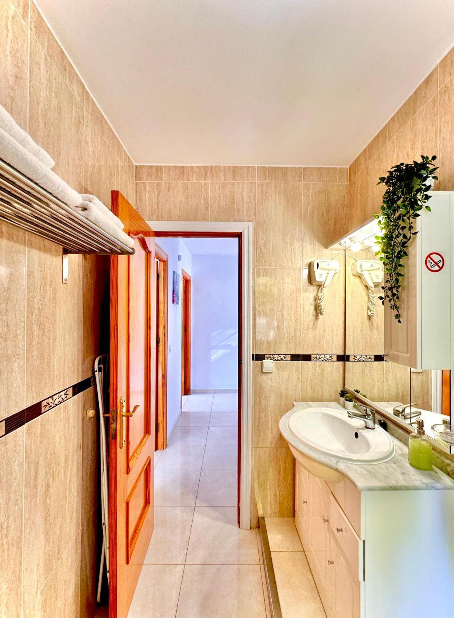 Apartamentos J&K Torremolinos Eksteriør bilde