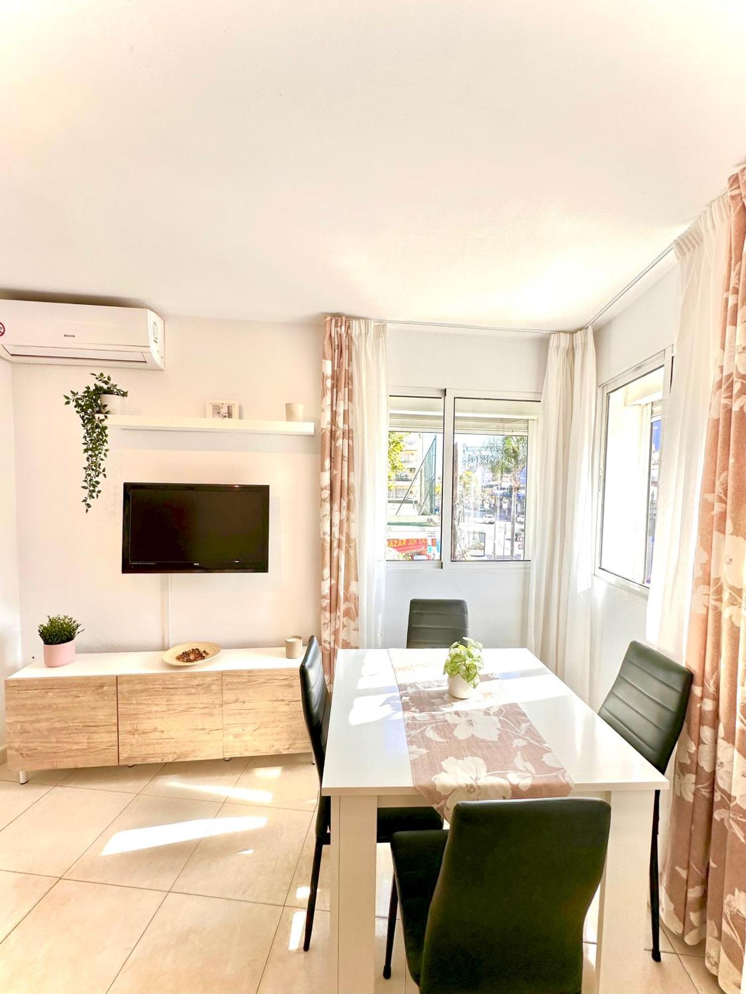 Apartamentos J&K Torremolinos Eksteriør bilde